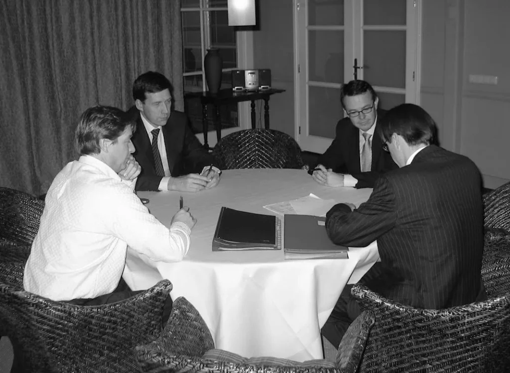 Rob Bieling around the table with shareholders