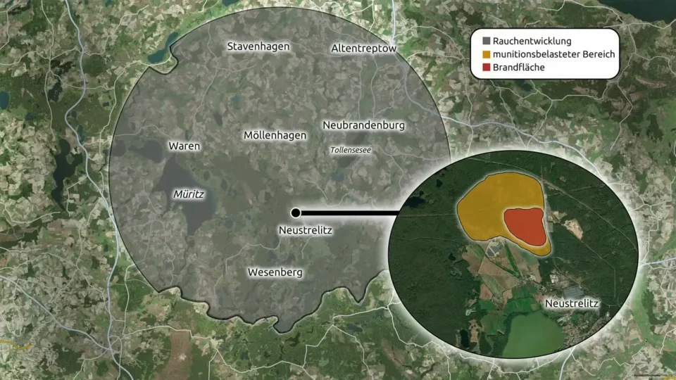 Satellite map showing a wildfire near Neustrelitz with smoke coverage, burn area, and an ammunition-contaminated zone.